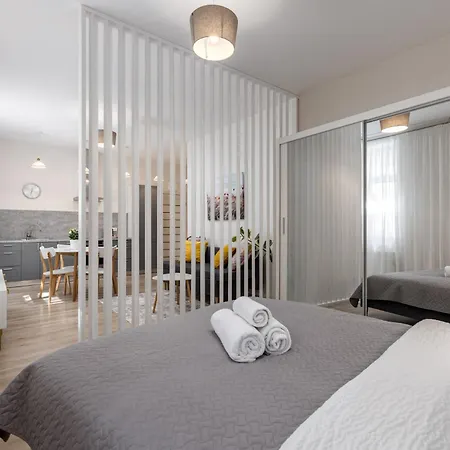 Moderns Un Kluss Dzivoklis 37 M2 Daire *