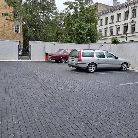 Moderns Un Kluss Dzivoklis 37 M2 Appartamento