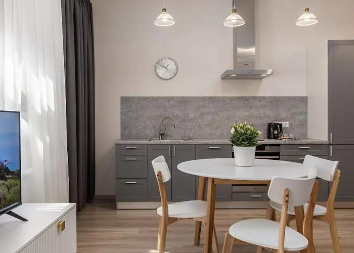 Moderns Un Kluss Dzivoklis 37 M2 アパート *